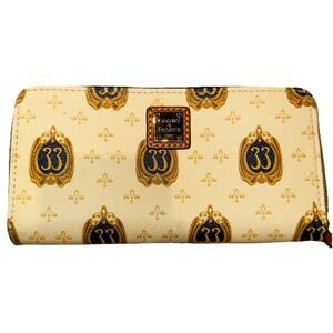 RARE 2015 Disney Club 33 Disneyland Dooney & Bourke Zip Around Wallet Limited Ed